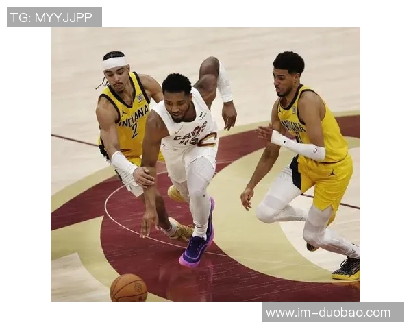 米切尔全场发威22投11中8罚全中砍下35分7篮板9助攻助球队大胜第三节独得20分